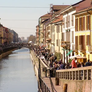 A sunny Saturday morning in Milan — DSC00369