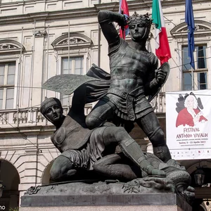 Il cielo su Torino sembra ridere al tuo fianco — DSC00664