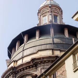 Il cielo su Torino sembra ridere al tuo fianco — DSC00667
