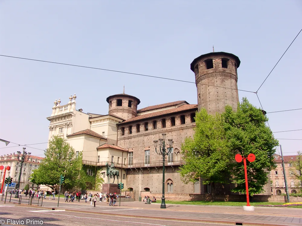 Il cielo su Torino sembra ridere al tuo fianco — DSC00729