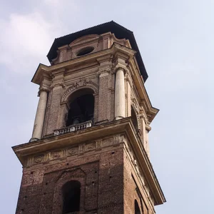 Il cielo su Torino sembra ridere al tuo fianco — DSC00732