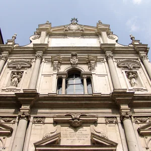 Il cielo su Torino sembra ridere al tuo fianco — DSC00738
