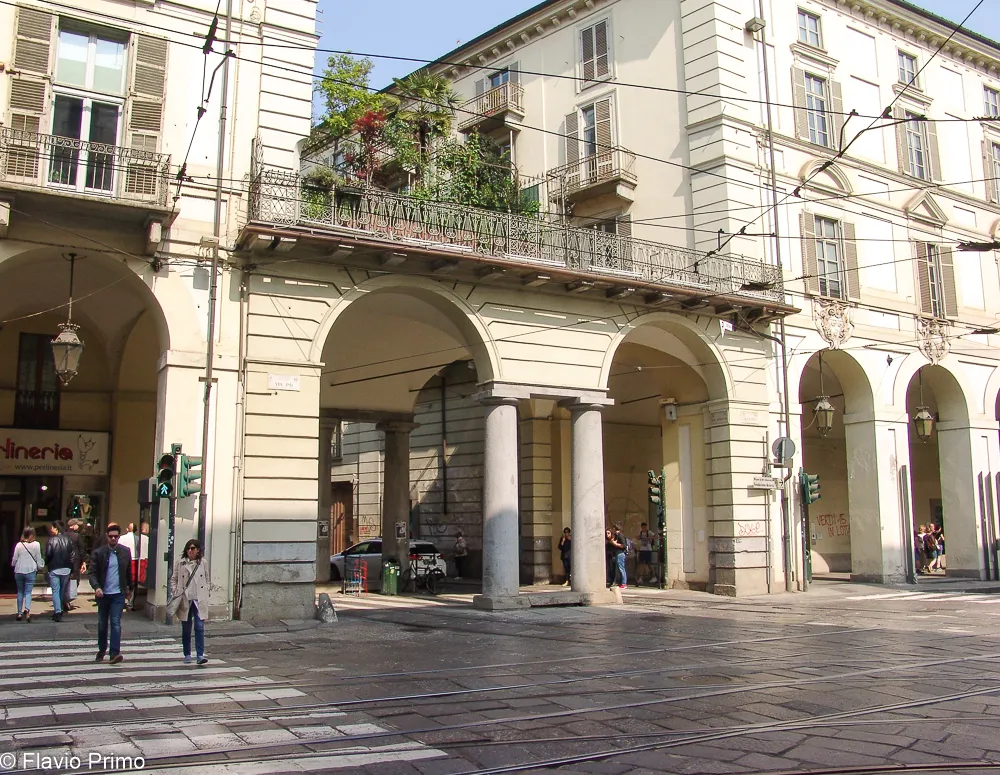 Il cielo su Torino sembra ridere al tuo fianco — DSC00748