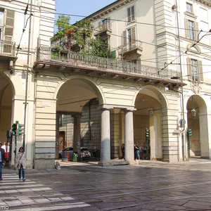 Il cielo su Torino sembra ridere al tuo fianco — DSC00748