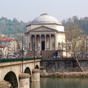 Il cielo su Torino sembra ridere al tuo fianco — DSC00764