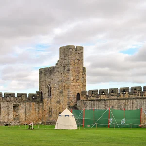 Alnwick, hand over your broom! — DSC_0004