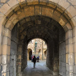 Alnwick, hand over your broom! — DSC_0005