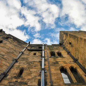 Alnwick, hand over your broom! — DSC_0012