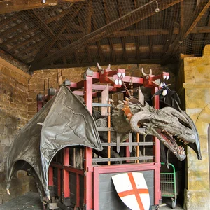 Alnwick, hand over your broom! — DSC_0062
