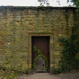 Alnwick, hand over your broom! — DSC_0108